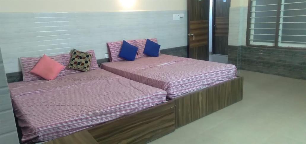 Hotel Ns Vijay Shesha Mahal Tiruvannāmalai Zewnętrze zdjęcie